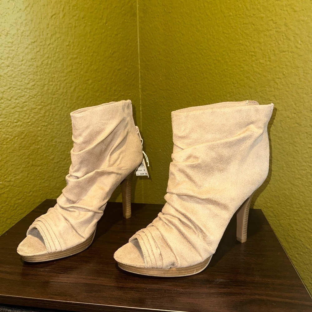 FIONI Clothing Beige Ruched Peep-Toe Heeled Boots - Picture 3 of 4